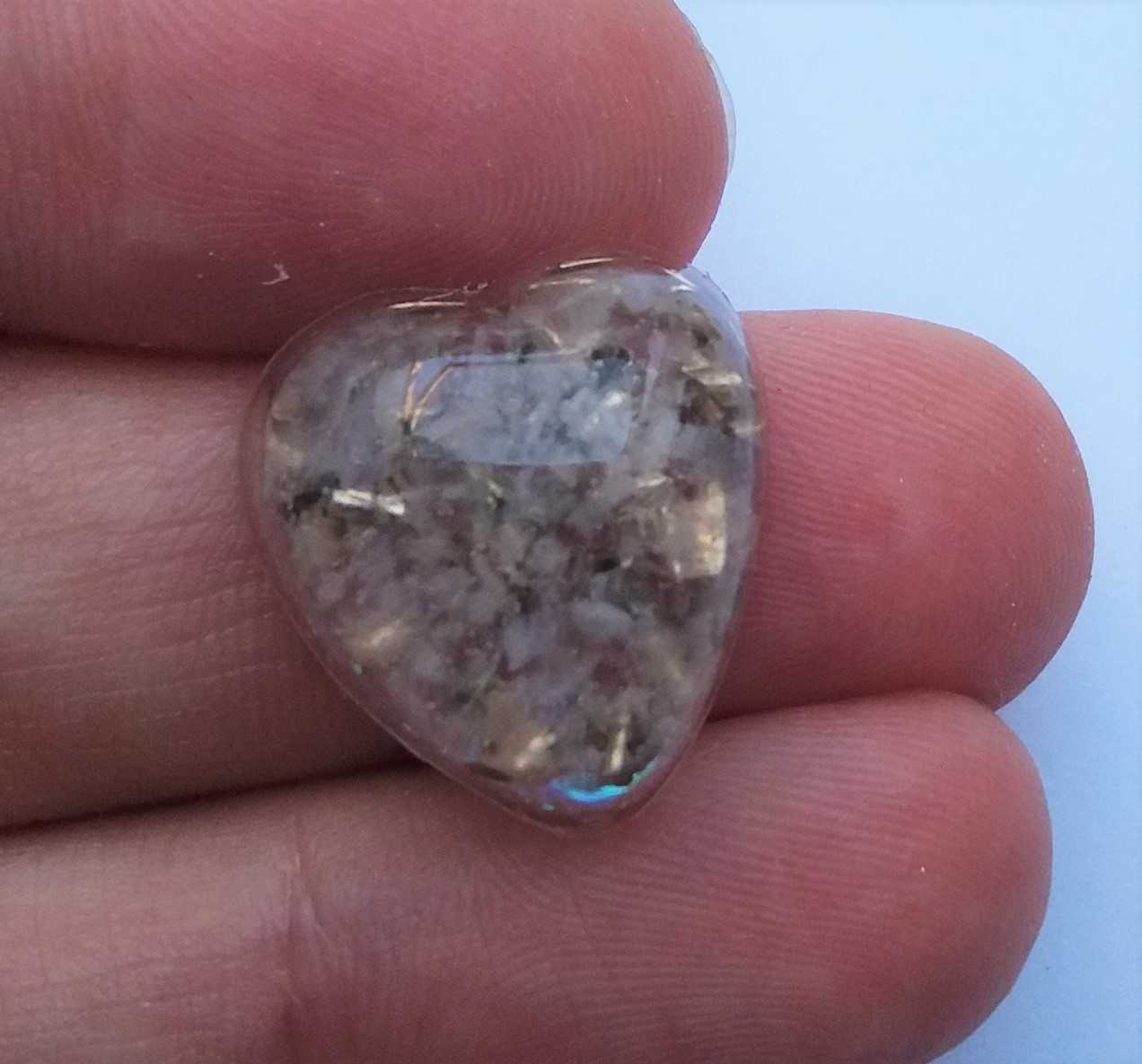 Orgon.srdíčko s paprskem světla - 1,8x2cm