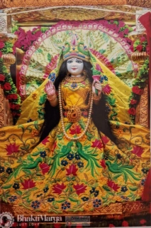 Tulsi Devi - fotografie lesklá, 10,2 x 15,1 cm