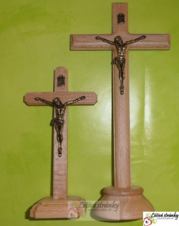 Dřevěný kříž na podstavci - světlý 18 cm
